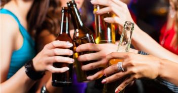 Flertal på Sjælland vil forbyde salg af alkohol til unge på ungdomsuddannelser